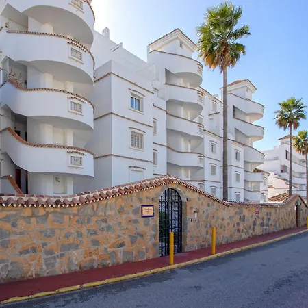 Genteel Royal Garden