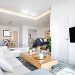 Apartment Genteel Royal Garden