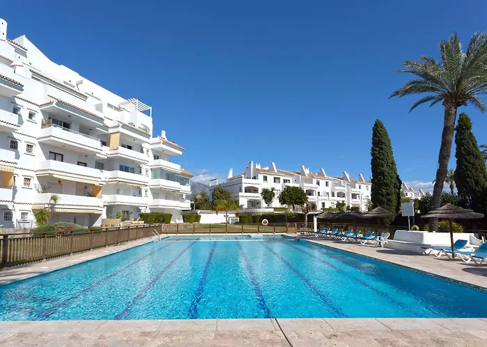 Genteel Royal Garden